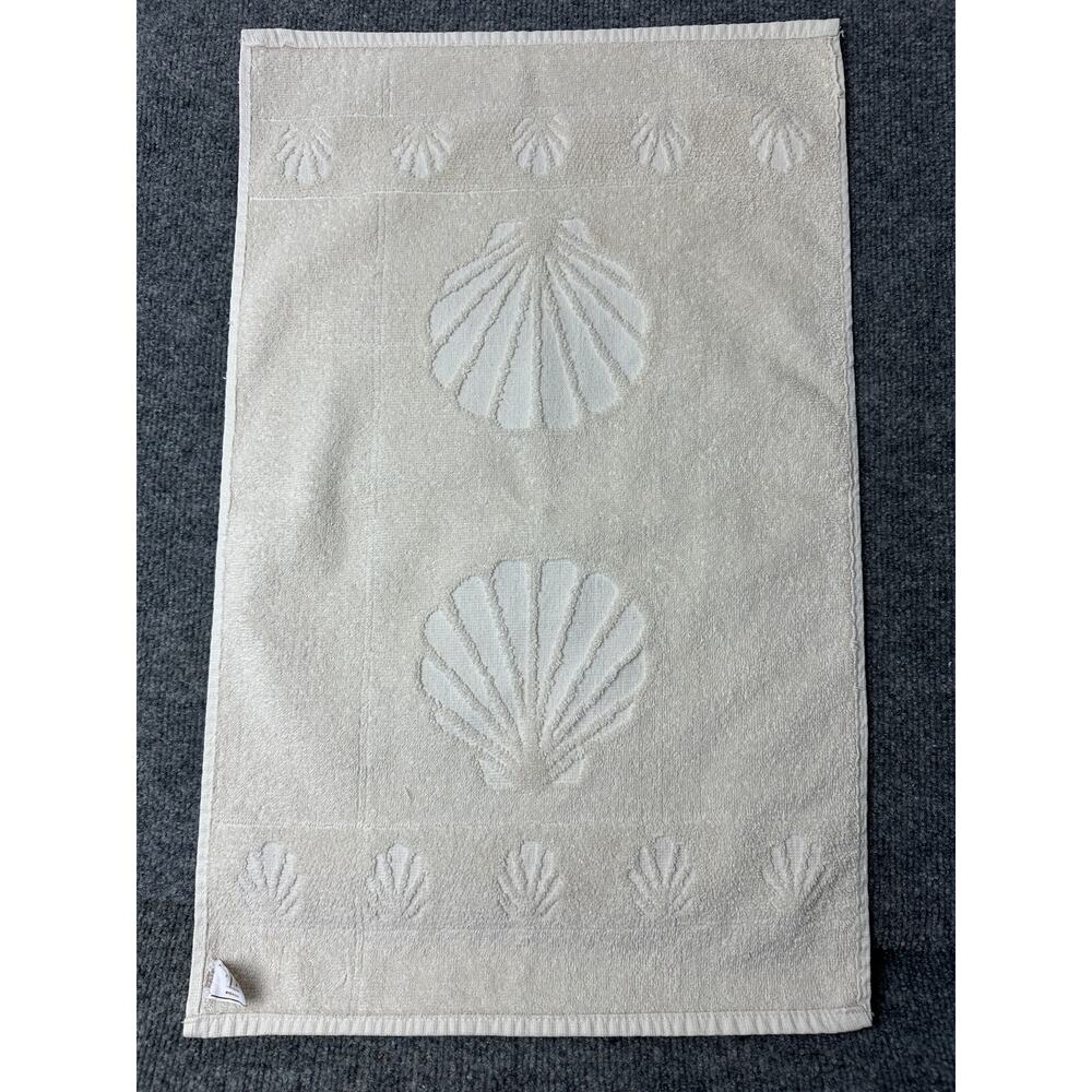 Vintage 80s sculpted cotton blend hand towel sea shells cream 15.5x24 cottage - Picture 5 of 10